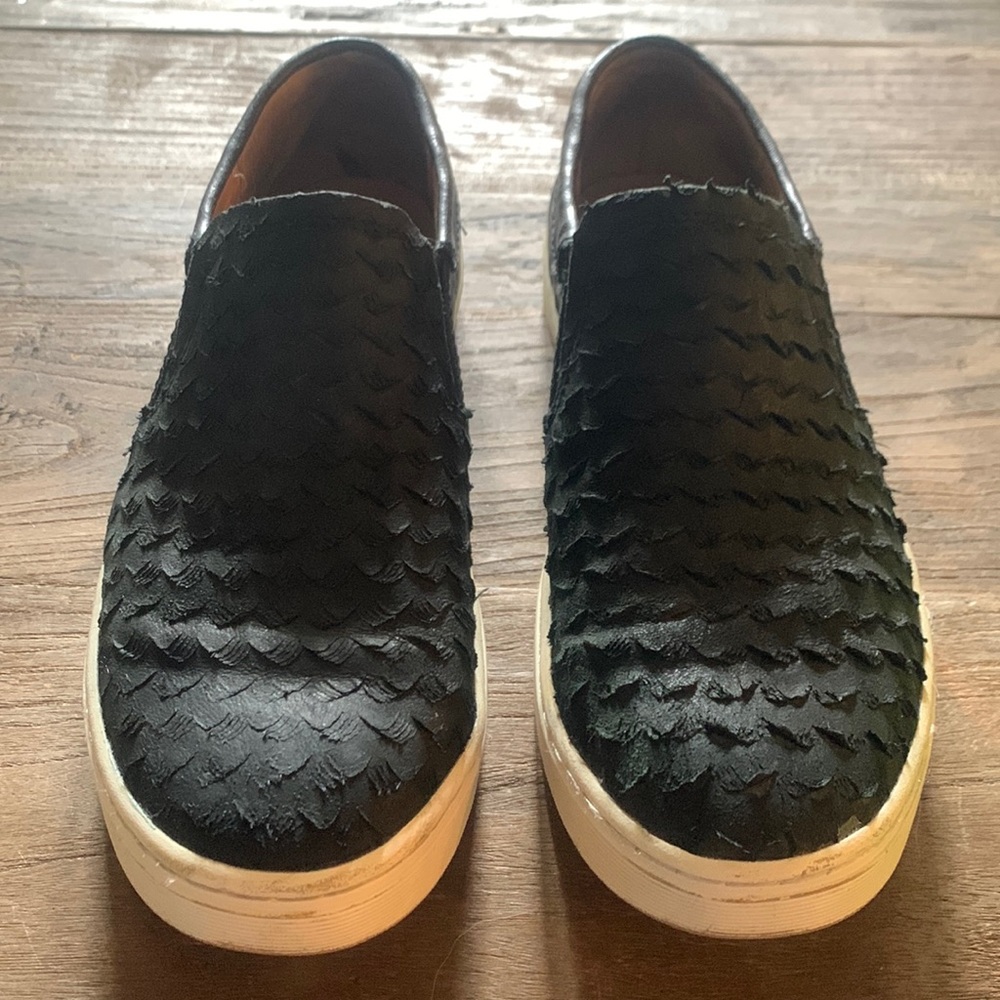 Black size 8 Sofft Watney Slip on sneaker great condition!